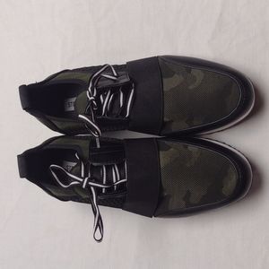 Steve Madden army print shoe